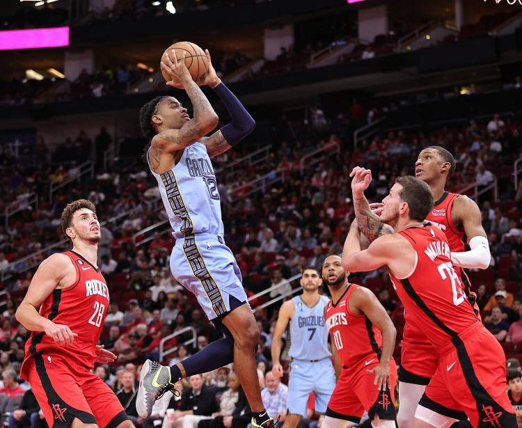 克里斯·保罗：坦然面对人生转折 ，珍惜与家人相伴时光（克里斯·保罗：从容迎接人生新篇，珍藏与家人相守时光）