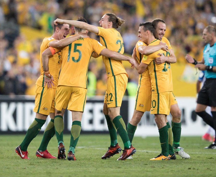 李昂告别海港：我会记住这段美好经历，永远是海港球迷（李昂告别海港：美好岁月铭记于心，我永远是海港球迷）