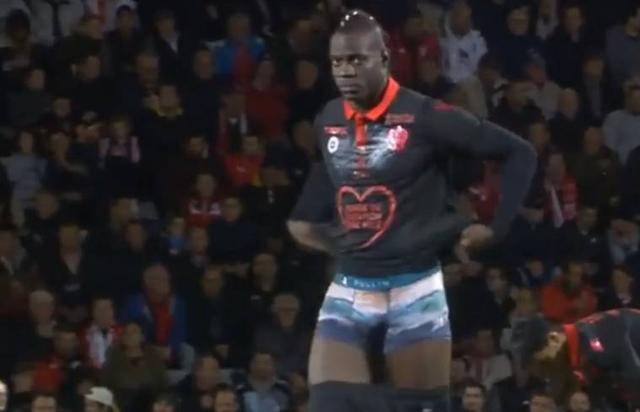 一日意甲动向：国米大胜科莫晋级榜首，米兰中锋实在是太令人发愁（意甲今日观察：国米横扫科莫登顶，米兰中锋难题令人头疼）