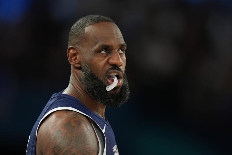 队记：拉尔森的左脚踝X光检查结果为阴性，明天进行MRI检查（队记者：拉尔森左踝X光无异常，明日将接受核磁共振检查）