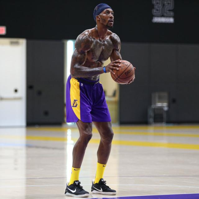 弗里克西甲场均积分2.36，执教50+场主帅中仅次于瓜帅和穆帅（弗里克西甲场均2.36分，50+场主帅中仅逊瓜迪奥拉与穆里尼奥）