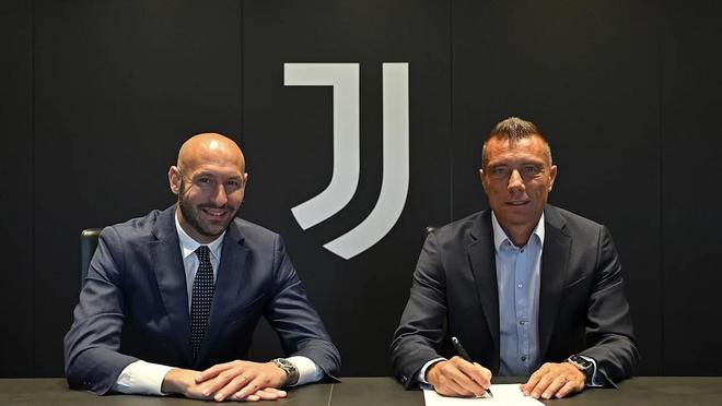 2280万买的恩里克砸手里？斯基拉：国米正找寻邓弗里斯的替补（花2280万买来难用？斯基拉：国米正物色邓弗里斯替身）