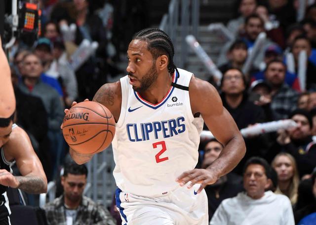 队记：此前被列入缺席名单的克莱，可以出战今天的比赛（队记：克莱从缺席名单移除，今日确认出战）