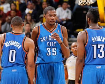 欧冠夺冠赔率：巴萨微弱优势领跑 巴黎力压枪手（欧冠冠军赔率：巴萨以微弱优势居首，巴黎力压阿森纳）