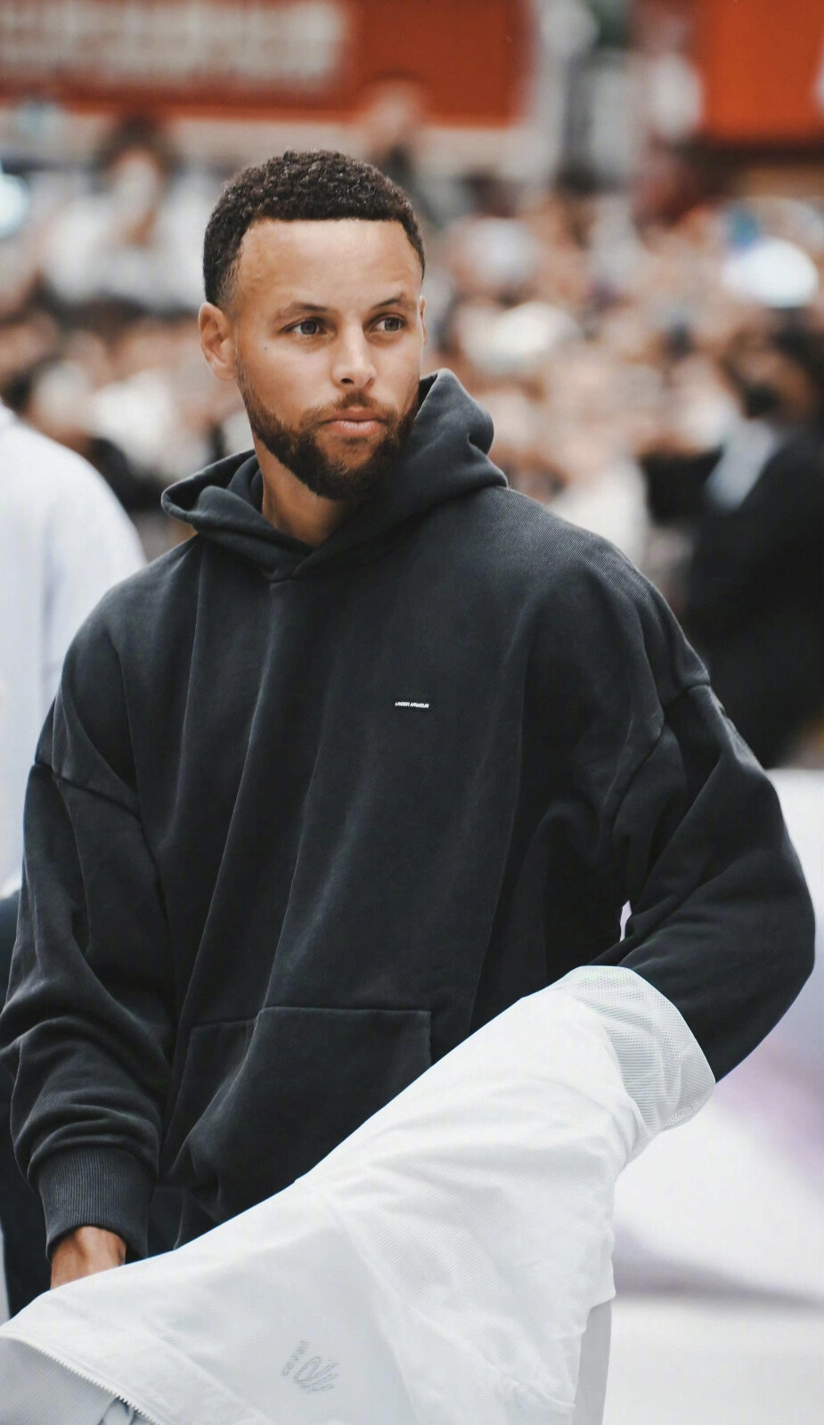 跟队：尤文近期一直在和B席接触，球员不想与曼城续约（跟队：尤文近期持续接触B席，球员无意与曼城续约）