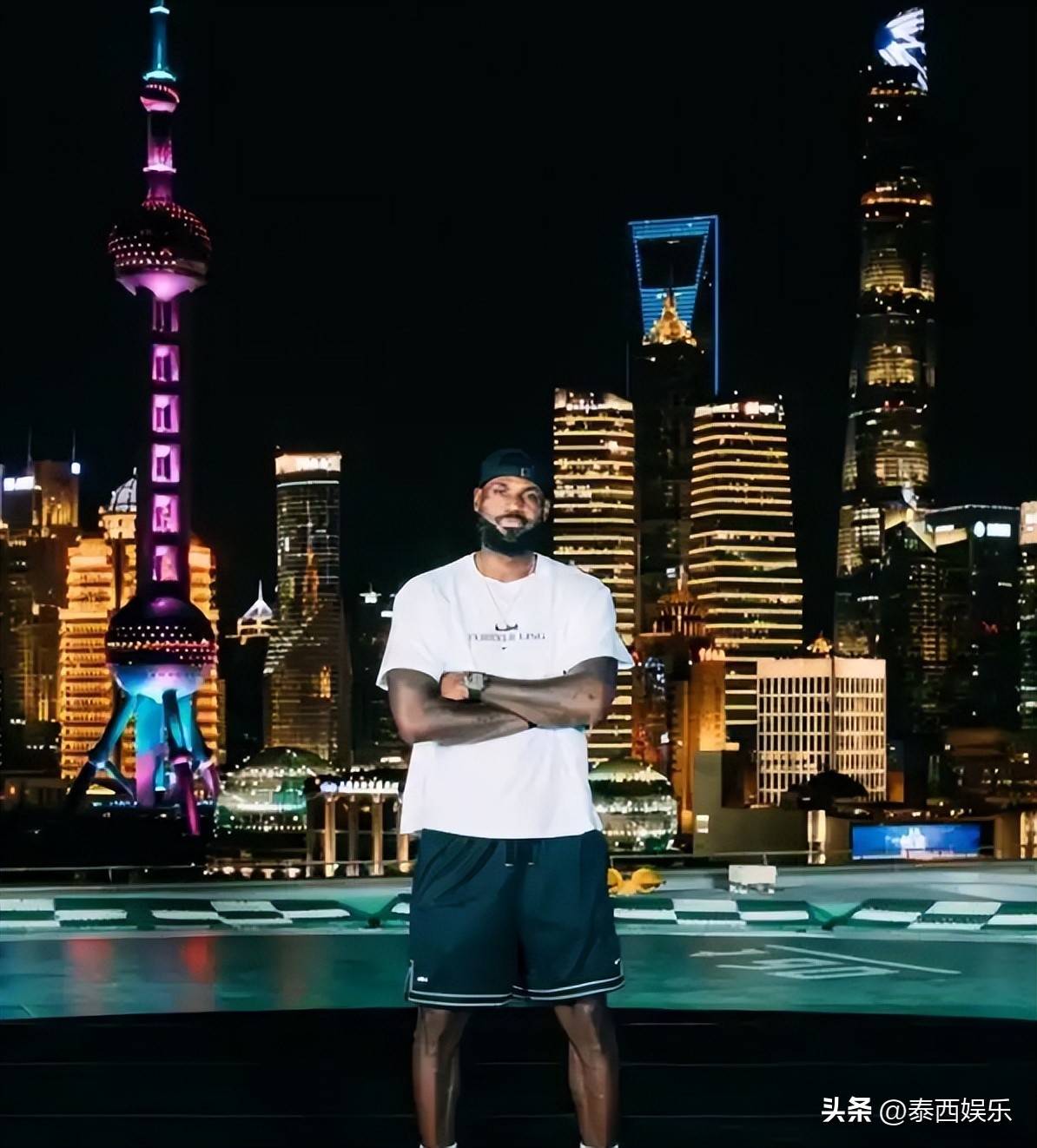 马丁内利：我进球后和马杜埃凯有过交流，我说他的进球更精彩（马丁内利：进球后与马杜埃凯交流，直言对方破门更精彩）