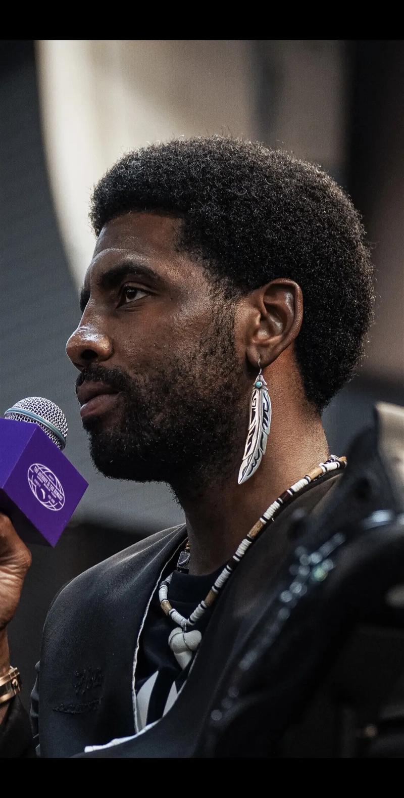 复出状态不佳！东契奇25分7助6失误正负值-25（东契奇复出低迷：25分7助攻6失误，正负值-25）