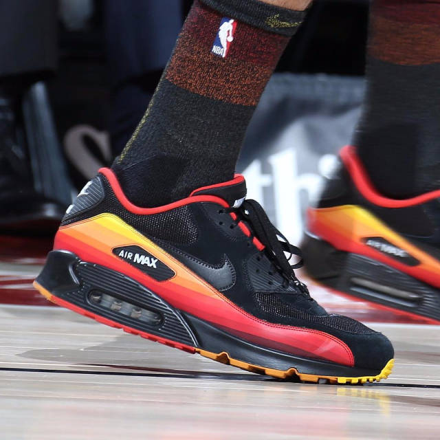 梅开二度，弗格森成为第3位代表意大利球队欧战进球的爱尔兰人（独中两元，弗格森成第3位为意大利球队在欧战建功的爱尔兰球员）