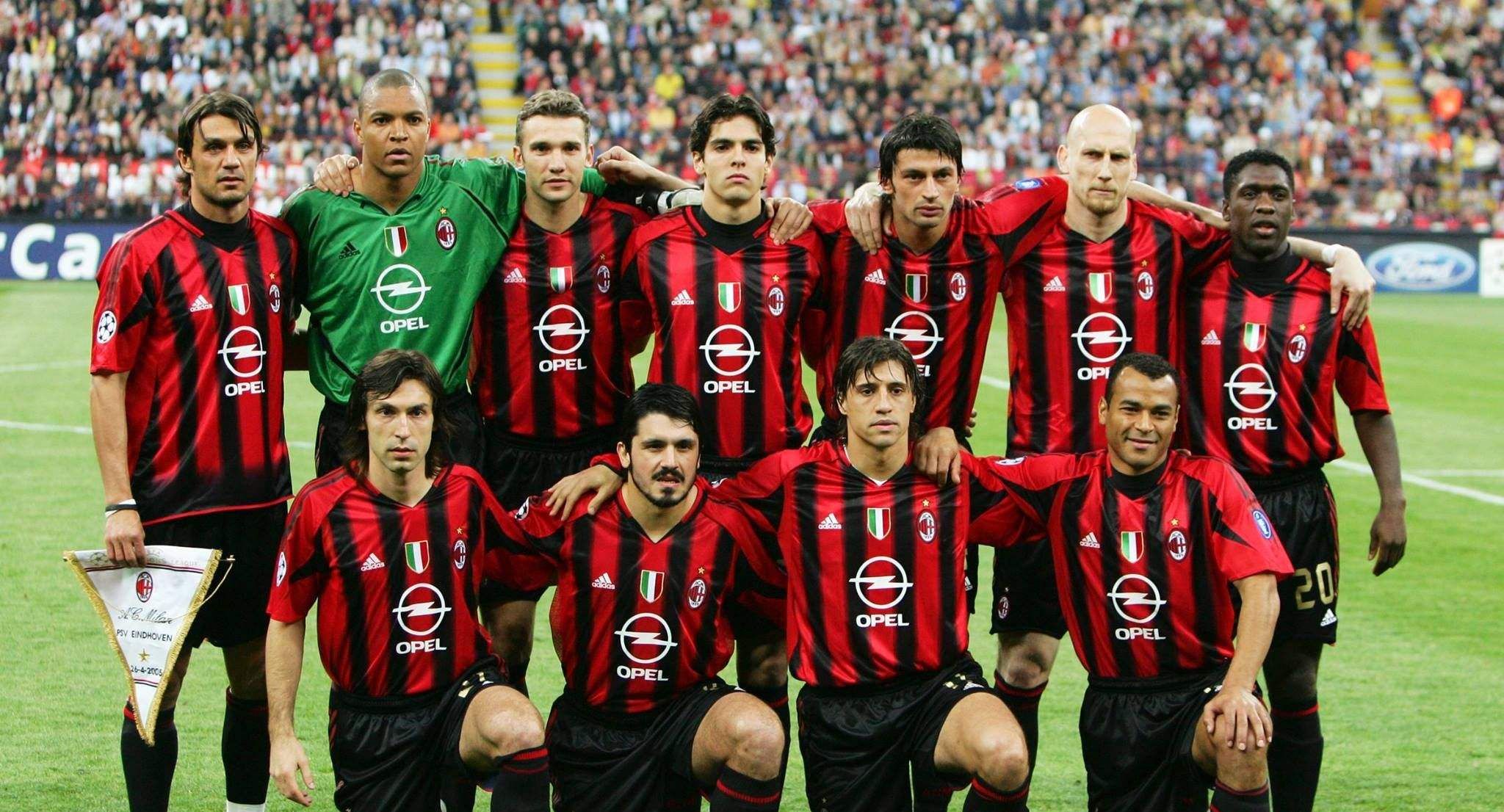 带队咬住！杰伦·约翰逊半场12中6拿到14分4板6助 三分3中2（杰伦·约翰逊半场12投6中砍14分4板6助，三分3投2中，率队紧咬比分）