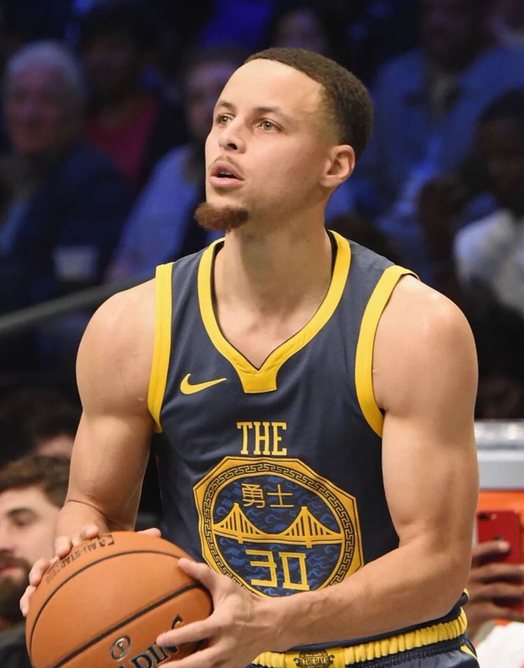 解说：詹姆斯今天用表现击碎自己不会打无球的伪命题 且看且珍惜（解说：詹姆斯今天用表现证明自己同样能打无球，且看且珍惜）