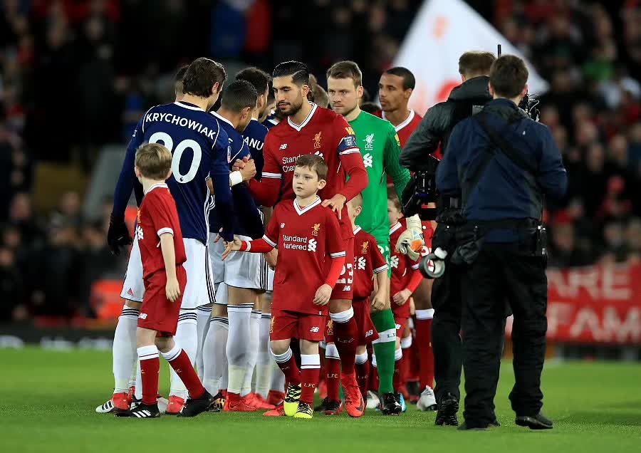 多特蒙德球迷挂横幅，反对海外比赛并攻击西甲高层（多特蒙德球迷打出标语，抵制海外办赛并抨击西甲高层）